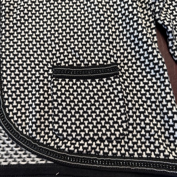 J. McLaughlin black & white cotton blend cardigan. Size M. Great condition! - Picture 5 of 6